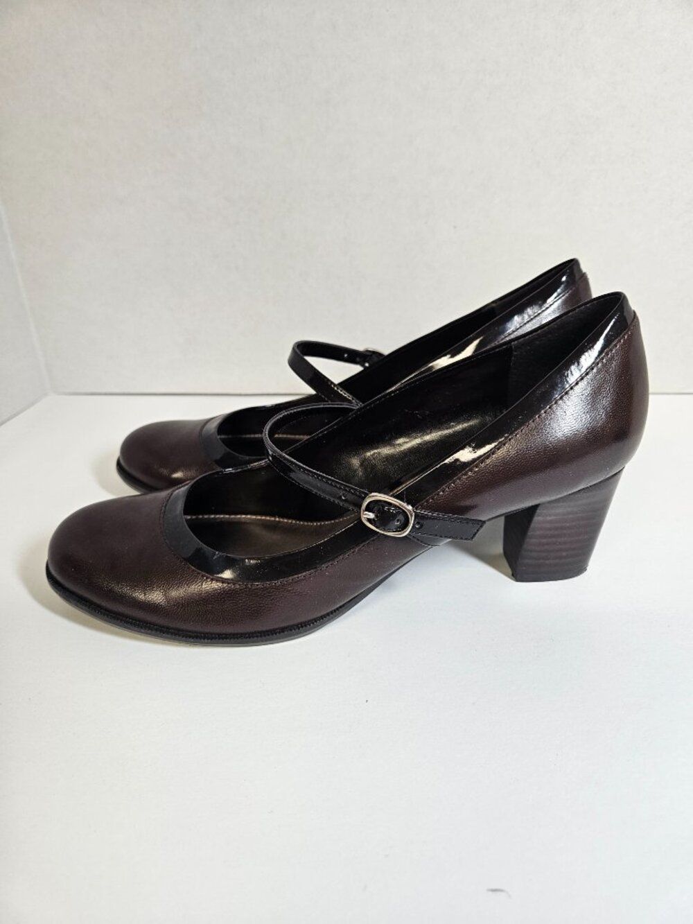 Bandolino Maryjane Heels size 9.5 EUC - Picture 3 of 11